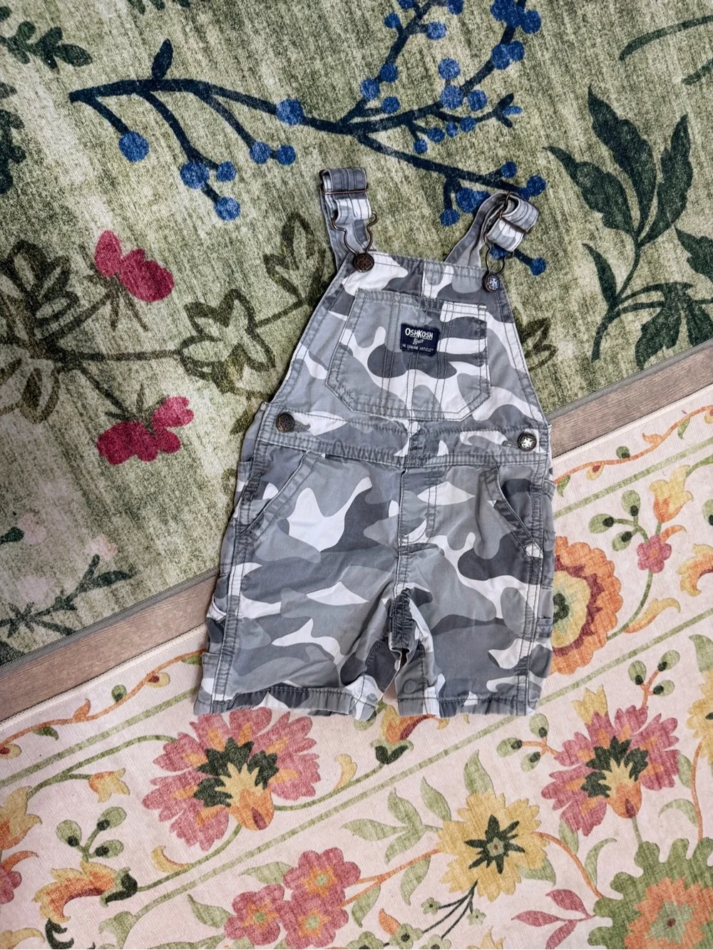 Y2K OshKosh B'gosh Gray Camo Short Overalls 12 Months Baby Boy Like New